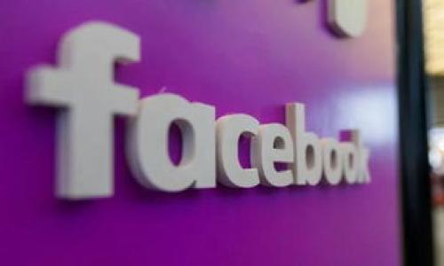 比特派钱包要联网  
比特派钱包, 加密货币, 区块链技术/guanjianci  

什么是比特派钱包？  
比特派钱包是一款专为比特币及其他加密货币设计的数字钱包，它不仅支持比特币，还支持多种主流的ERC-20代币。作为一个多币种钱包，比特派钱包能够满足用户对不同类型加密资产的管理需求。它提供用户友好的界面，并且具备安全性和便利性，使得更多人能够轻松参与到加密货币的投资中。  
比特派钱包是基于区块链技术构建的，能够实现去中心化的资产管理。这意味着用户对自己的资产拥有完全的控制权，而不必依赖于中央机构。此外，比特派钱包也实现了多重签名、冷存储等安全措施，保障用户资金的安全。  

比特派钱包要联网的原因是什么？  
比特派钱包的核心功能之一是实时交易与资产查询，这需要使用区块链网络进行数据交互。比特派钱包要联网的原因主要包括以下几点：  
首先，为了进行交易，用户必须将交易信息通过网络发送到区块链网络。在比特派钱包中，用户提交的每一笔交易都需要经过验证，只有当交易在网络中得到确认后，才能真正完成。因此，连接到互联网是进行比特币等加密货币交易的必要条件。  
其次，在联网状态下，比特派钱包能够实时获取最新的市场价格和交易情况。这对于买卖交易尤为重要，用户需要准确掌握市场动态，以便能够做出快速的投资决策。如果钱包处于离线状态，用户将很难获取最新的资产价值和市场趋势。  
最后，联网还可以增强钱包的安全性。一些比特派钱包提供了安全验证，如动态验证码、短信验证等，需要实时的网络支持。只有在联网的情况下，用户提交的身份验证信息才能被及时处理，从而确保交易的安全性。  

比特派钱包的安全性如何保障？  
安全性是许多用户在选择数字钱包时最为关注的因素之一。比特派钱包在多个方面保障用户的资金安全：  
首先，比特派钱包采用了先进的加密技术，对用户的私钥进行保护。在大多数情况下，用户的私钥会存储在用户的设备上，而不是在服务器中，这意味着即使服务器受到攻击，黑客也无法获取用户的资金。  
其次，比特派钱包还支持冷存储和多重签名等功能。冷存储指的是将资产存储在未连接互联网的环境中，从而避免网络攻击的风险。多重签名则要求多个人的授权才能完成交易，这样即使某一个用户的私钥被盗，黑客也无法单独发起交易。  
此外，比特派钱包还定期更新软件，修补已知的安全漏洞，以确保用户资金的安全。用户在使用钱包时，定期更新应用程序也是维护安全的一种有效方式。  

使用比特派钱包的便捷性有哪些？  
比特派钱包在使用上的便捷性使其受到广大投资者的青睐，它具有以下几个明显的优点：  
首先，用户注册比特派钱包的过程非常简单，通常只需几分钟。用户只需下载应用程序，按照指导步骤创建钱包，设置密码，就可以开始使用。这种简便性尤其适合初学者，他们可以迅速掌握操作流程。  
其次，比特派钱包支持多种交易方式，包括购买、出售、转账等，用户可以根据自己的需求进行灵活操作。此外，它还支持多种语言，使全球用户都能方便使用，同时提供了清晰的用户界面和引导，进一步降低了使用门槛。  
最后，比特派钱包具有手机和电脑双平台兼容的优势，用户可以在不同的设备上无缝切换，随时随地管理自己的加密资产。这种灵活性使用户能够在第一时间做出反应，无论是进行交易还是监控市场。  

如何选择合适的数字钱包？  
选择合适的数字钱包是确保资金安全和交易顺利的关键。用户在选择时可以考虑以下几个方面：  
第一，安全性是选择数字钱包的首要标准。用户应该确认钱包采用的安全措施，如私钥存储方式、是否提供多重签名、定期软件更新等，以保障资金的安全。  
第二，用户体验也是一个重要的考虑因素。一个优秀的数字钱包应该具备友好的用户界面、快捷的操作流程，降低使用难度。同时，提供多语言支持和客户服务也是加分项。  
第三，考虑钱包的支持币种和交易手续费。不同的钱包支持不同的加密货币，而手续费的高低会直接影响到用户的交易成本。用户需明确自己的需求，选择适合自己的钱包。  
最后，要了解钱包的社区支持和用户反馈。一个良好的社区可以为用户提供更多的帮助和资源支持，及时解决在使用过程中遇到的问题。  

比特派钱包的未来发展趋势是什么？  
随着数字货币的快速发展，比特派钱包未来的发展趋势也将受到广泛关注。以下是一些值得注意的发展方向：  
首先，用户体验将成为数字钱包未来发展的重要焦点。随着更多用户投入到加密市场，数字钱包需要通过不断用户界面、提高操作便捷性来满足用户的日益增长的需求。  
其次，安全性将继续成为钱包发展的核心。随着黑客攻击手段的不断升级，数字钱包需要引入更先进的安全技术，如生物识别、冷存储等，确保用户资产的安全。  
最后，互操作性和兼容性也将是未来的发展方向。随着全行业的不断整合，数字钱包需要能够兼容多个区块链网络，实现更大的灵活性和便利性。用户希望能够在一个钱包中管理所有的加密资产，而不必在不同的钱包之间切换。  

总结  
比特派钱包作为一个高效、安全、便捷的数字资产管理工具，逐渐受到越来越多人的青睐。通过对比特派钱包的深入了解，用户可以更好地利用这一工具，规划自己的投资策略。在使用比特派钱包时，确保其联网状态将有效提高交易的便捷性和安全性。同时，通过针对性的选择与使用，可以进一步保障资产的安全和增值。随着加密货币市场的不断发展，比特派钱包的未来将更加光明，期待它能为广大用户带来更好的体验。  

相关问题总结  
ul  
  li比特派钱包支持哪些加密货币？/li  
  li如何保护比特派钱包中的资产安全？/li  
  li比特派钱包的手续费是怎样的？/li  
  li比特派钱包是否会影响交易速度？/li  
  li如何将比特派钱包里的货币提现？/li  
/ul  

通过上述内容，您将能更深入地理解比特派钱包及其功能与优势，以及在使用过程中需要注意的事项。